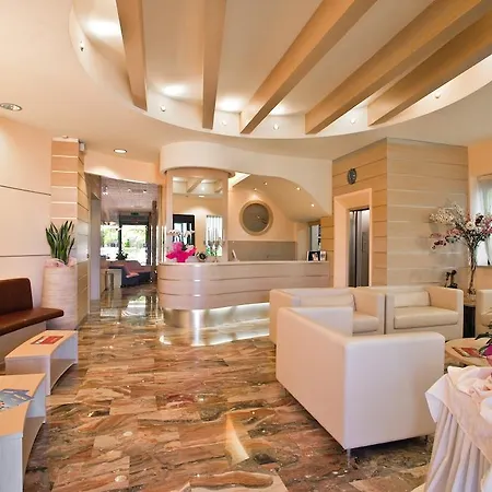 Ξενοδοχείο Ida 3*